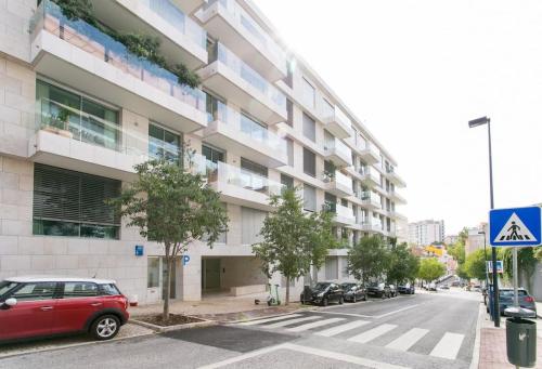 Luxury 2 bedrooms apartment in the Lisboa gardens!