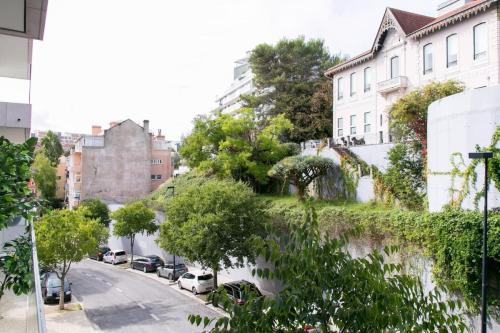 Luxury 2 bedrooms apartment in the Lisboa gardens!