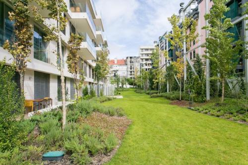 Luxury 2 bedrooms apartment in the Lisboa gardens!