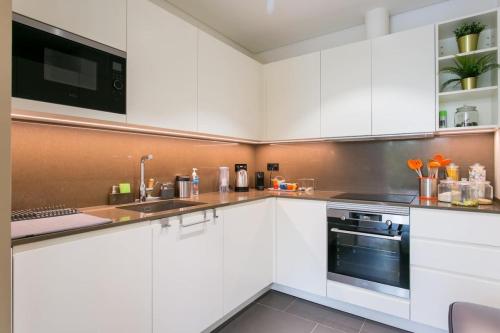 Luxury 2 bedrooms apartment in the Lisboa gardens!
