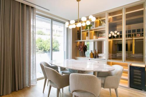 Luxury 2 bedrooms apartment in the Lisboa gardens!