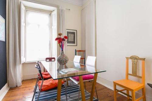 Principe Real Orange tree w/ view 3 bedrooms flat!