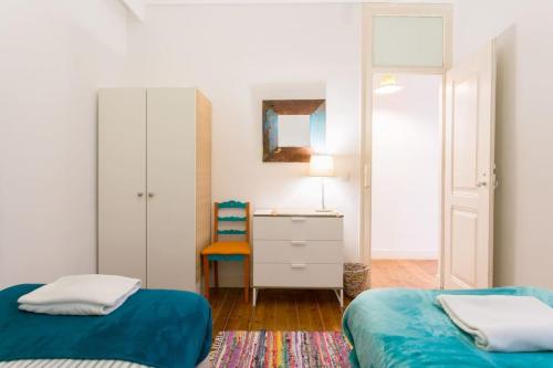 Principe Real cool and artistic 3 bedrooms flat!