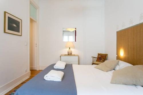 Principe Real cool and artistic 3 bedrooms flat!