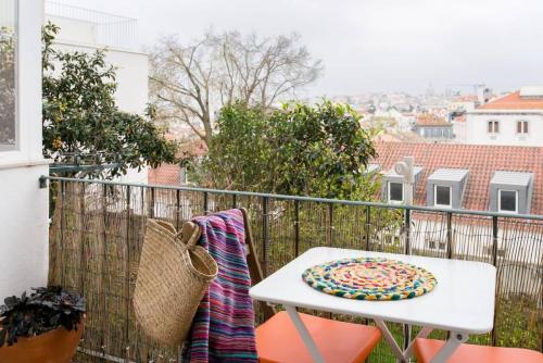 Principe Real cool and artistic 3 bedrooms flat!