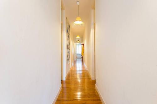Principe Real cool and artistic 3 bedrooms flat!