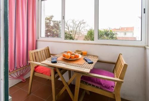 Principe Real cool and artistic 3 bedrooms flat!