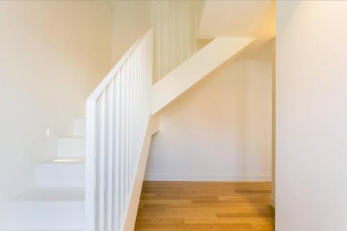 Principe Real Duplex w/balconies and RIVER views!