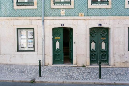 Principe Real Duplex w/balconies and RIVER views!