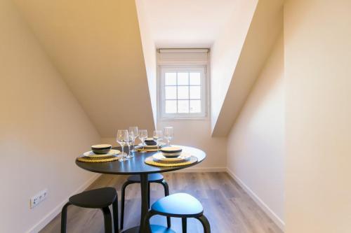 Baixa bright 2 bdr2 baths flat!