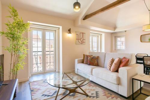 Baixa bright 2 bdr2 baths flat!