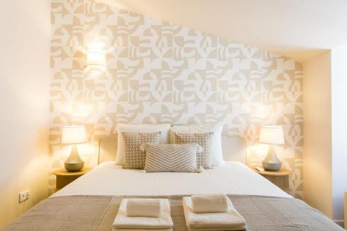 Baixa bright 2 bdr2 baths flat!
