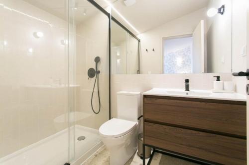 Baixa bright 2 bdr2 baths flat!