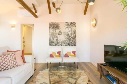 Baixa bright 2 bdr2 baths flat!