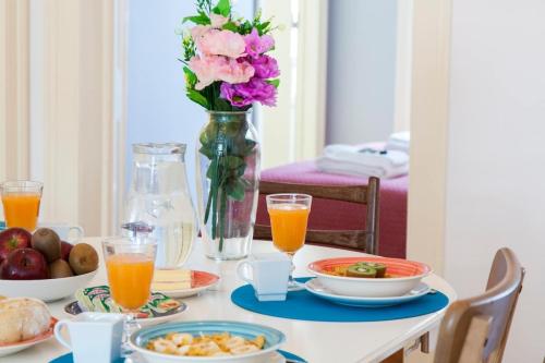 Bairro Alto 3 Bedroom Patio House!! Great WI-FI!