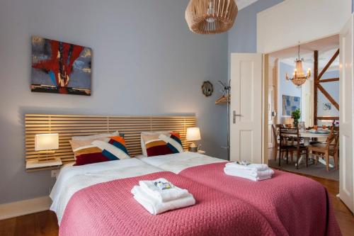 Bairro Alto 3 Bedroom Patio House!! Great WI-FI!