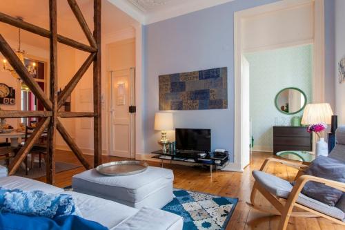 Bairro Alto 3 Bedroom Patio House!! Great WI-FI!