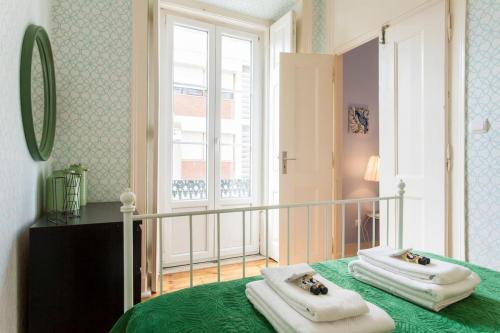 Bairro Alto 3 Bedroom Patio House!! Great WI-FI!