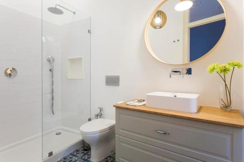 Bairro Alto 3 Bedroom Patio House!! Great WI-FI!