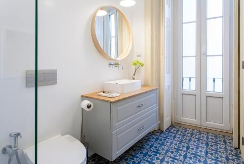 Bairro Alto 3 Bedroom Patio House!! Great WI-FI!