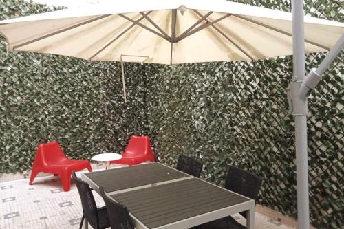 Bairro Alto 3 Bedroom Patio House!! Great WI-FI!