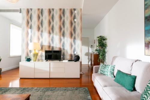 Chiado Glamorous flat! FREE PARK! Great WI-FI!