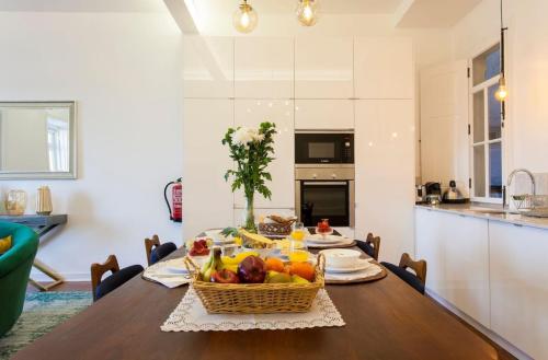 Bairro Alto 3Bdr TOP viewpoint flat! Great WI-FI!