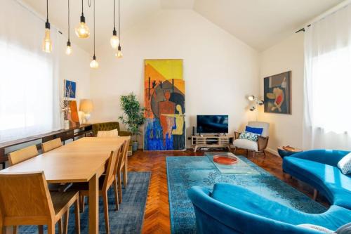Amazing design duplex in the city center!