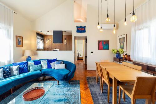 Amazing design duplex in the city center!