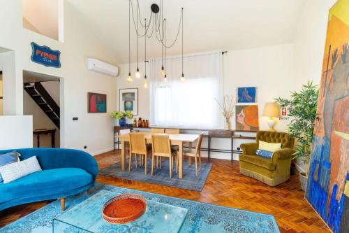 Amazing design duplex in the city center!