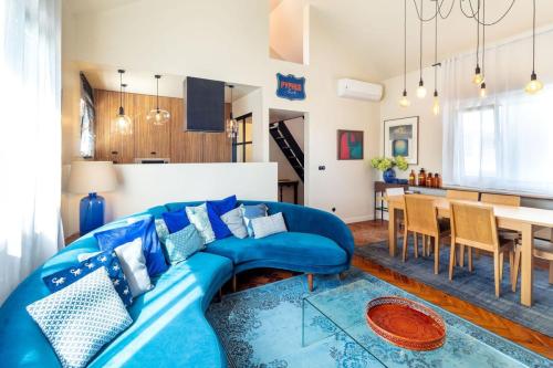 Amazing design duplex in the city center!