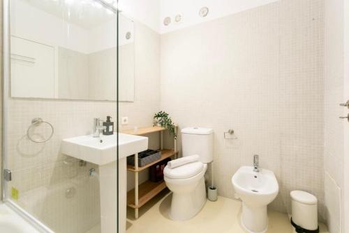 Modern 2bdr flat in the city’s heart!