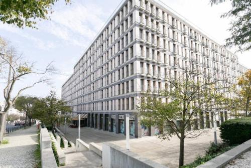 Modern 2bdr flat in the city’s heart!