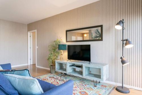 Modern 2bdr flat in the city’s heart!