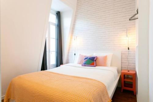 Cozy 1bdr penthouse w/balcony!