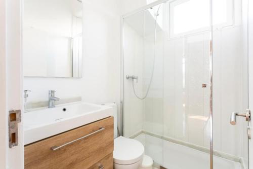 Cozy 1bdr penthouse w/balcony!