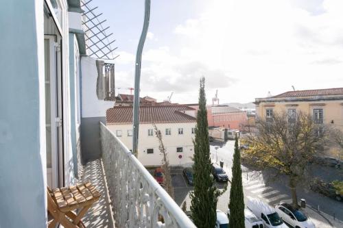 Cozy 1bdr penthouse w/balcony!