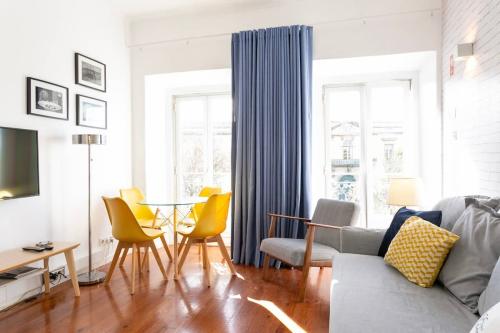 Cozy and bright 1bdr flat in typical neighborhood!