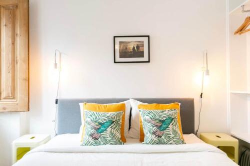 Cozy and bright 1bdr flat in typical neighborhood!