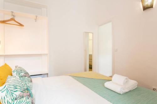 Cozy and bright 1bdr flat in typical neighborhood!