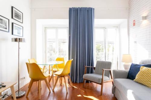 Cozy and bright 1bdr flat in typical neighborhood!