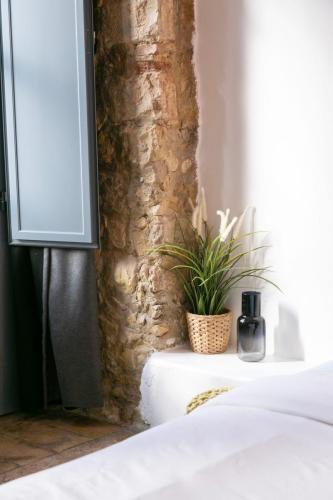 Cozy nest in the trendiest neighborhood!