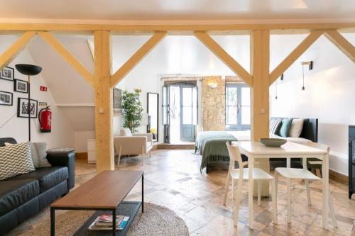 Cozy nest in the trendiest neighborhood!