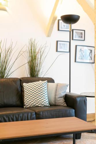 Cozy nest in the trendiest neighborhood!